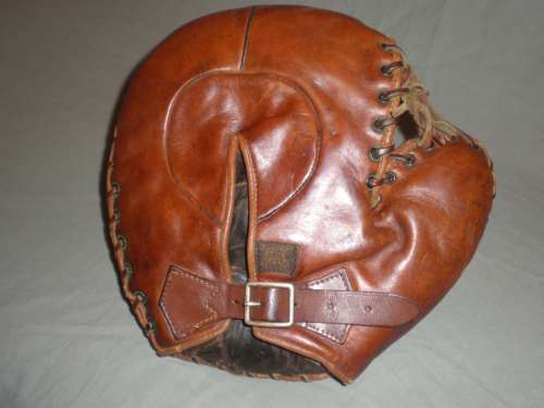 DM V Notch Basemitt Back Popovich